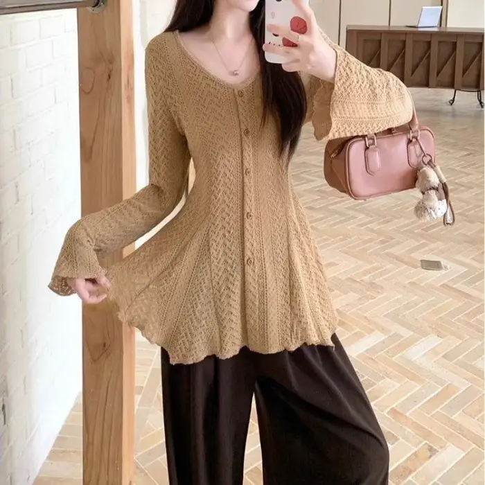 Pull tricoté à manches longues et col en v pour femme