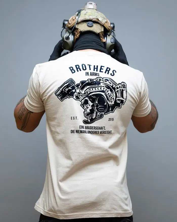 T-shirt imprimé Brothers in Arms pour hommes
