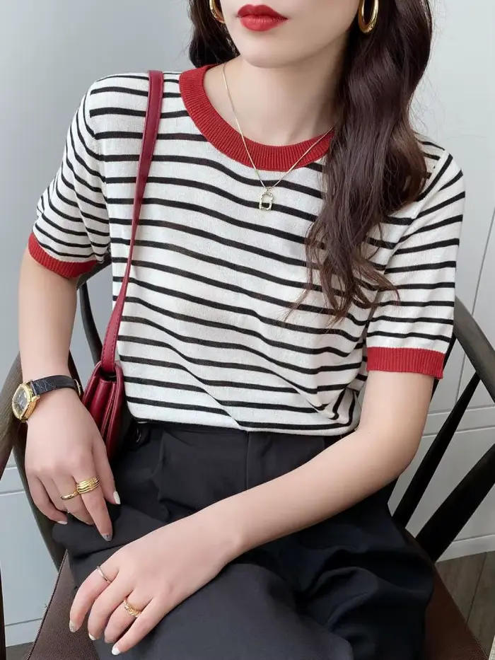 T-shirt décontracté à rayures pour femme