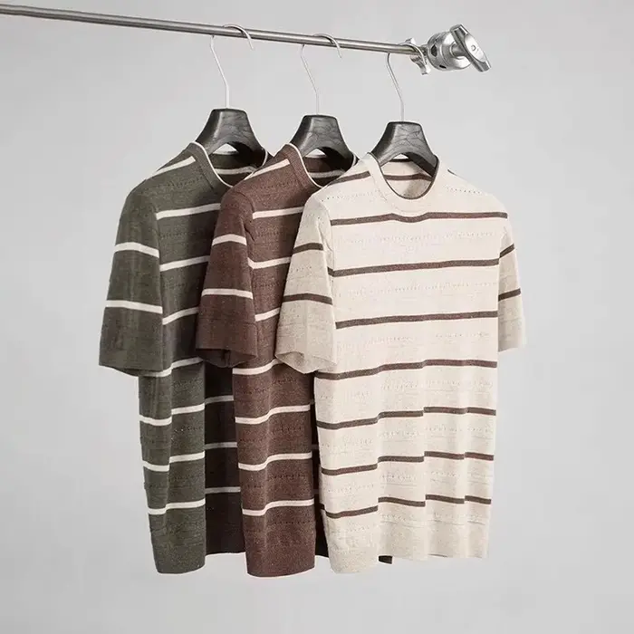 T-shirt rayé en lin tricoté à col rond pour homme
