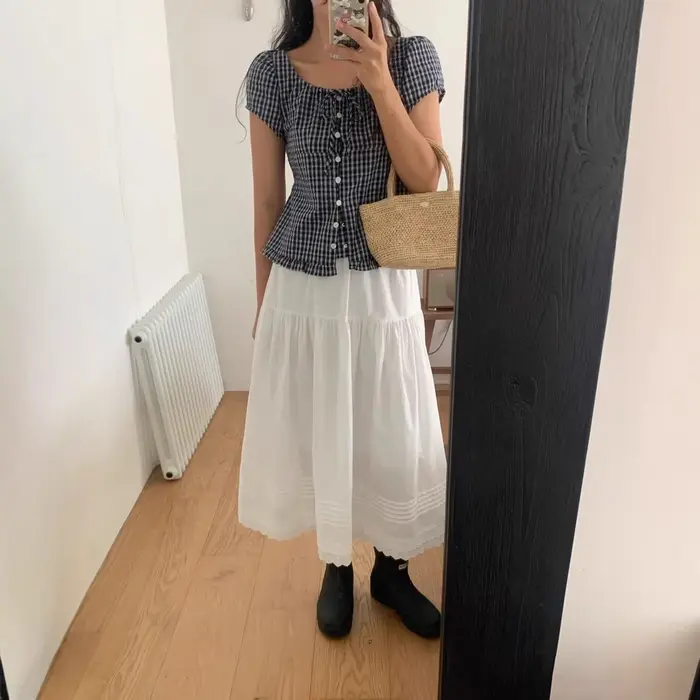 Chemise d'été chic coréenne avec bordure en dentelle