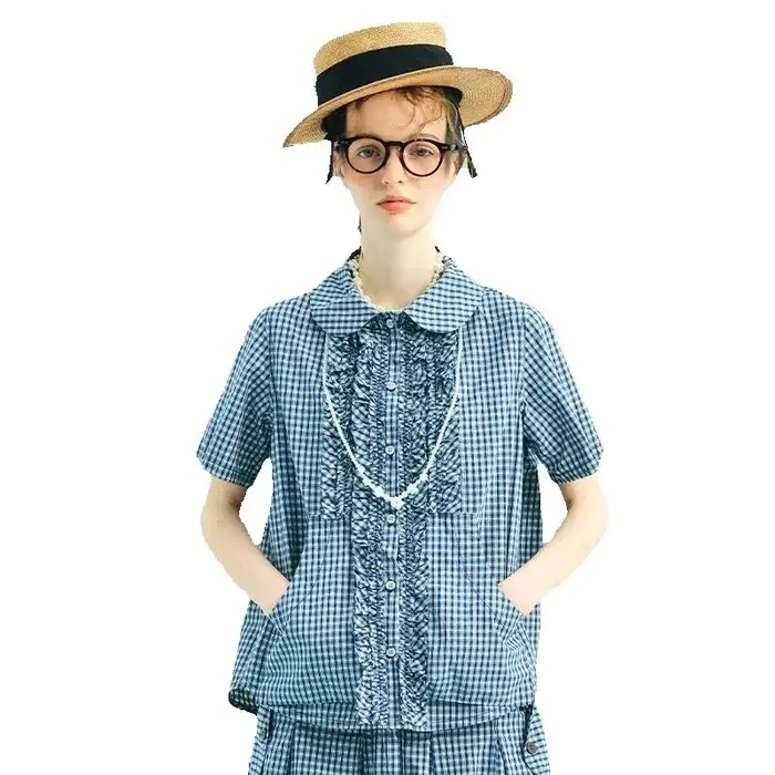 Chemise à carreaux bleue 2025 imakokoni style d'été pur coton lavé col de poupée dentelle manches courtes femmes 255011