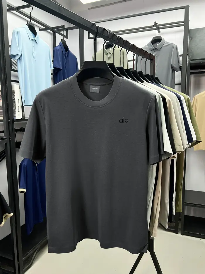 T-shirt col rond homme tendance 2026