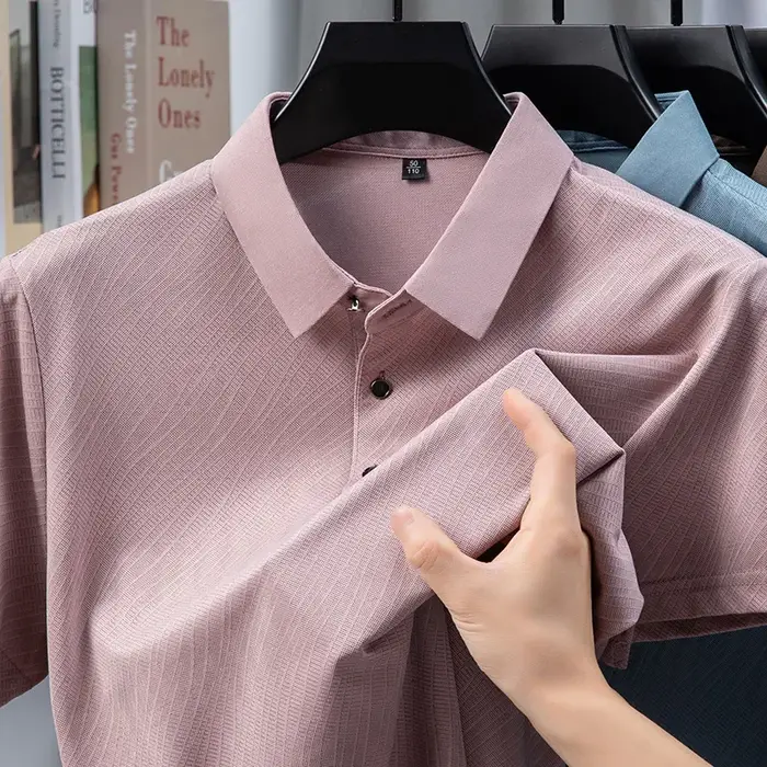 Polo Minimaliste Uni pour Hommes – Tissu Fin – Idéal pour le Quotidien, les Rendez-vous et la Détent
