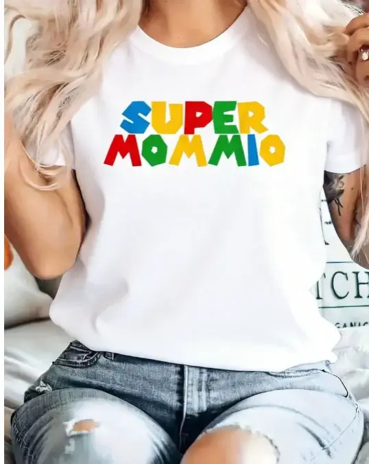 Super Mommio T-shirt imprimé avec texte coloré