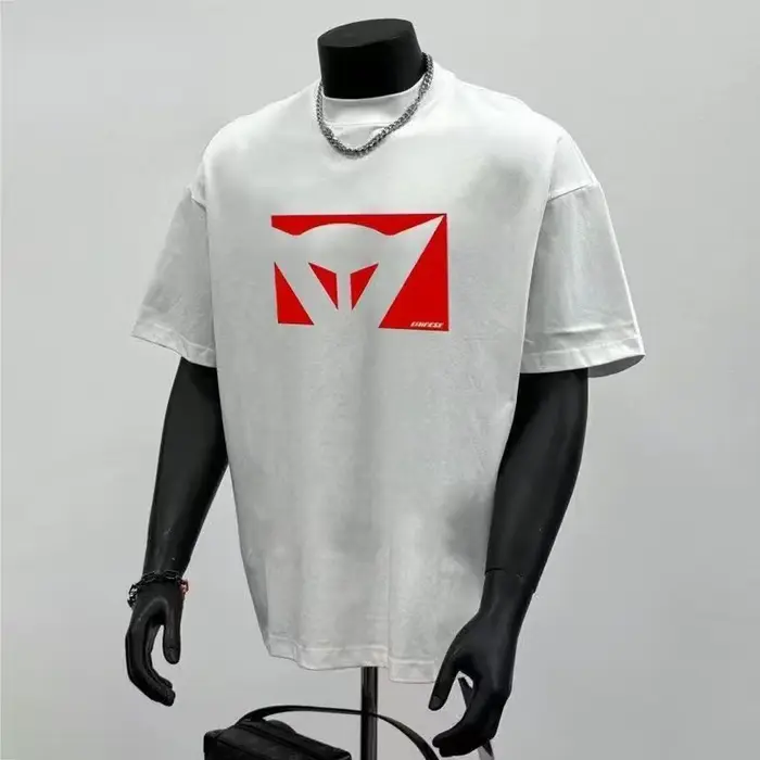 T-shirt noir surdimensionné pour homme, imprimé logo triangle rouge, streetwear décontracté, manches