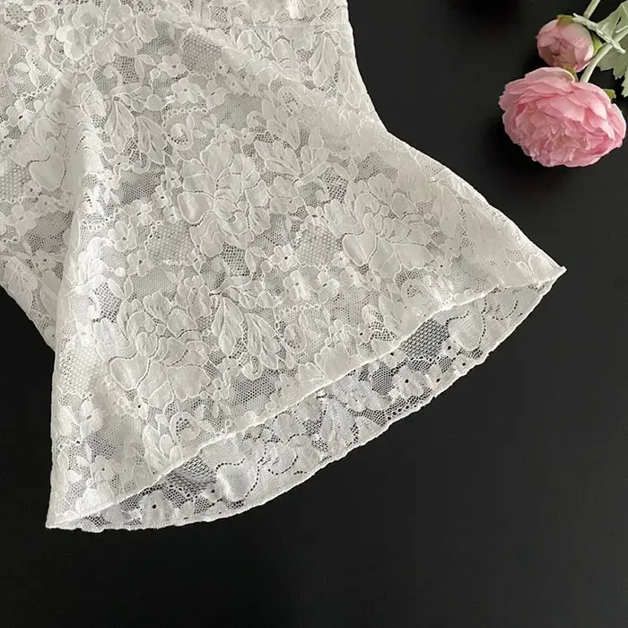 Printemps été mince dentelle culture hauts pour femmes blanc Sexy col en v transparent T-Shirts femme mode manches évasées fête en mousseline de soie Blouse
