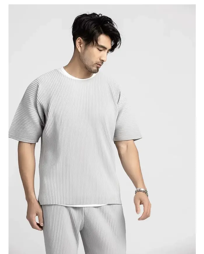 Miyake T-Shirt plissé pour hommes vêtements d'été à manches courtes