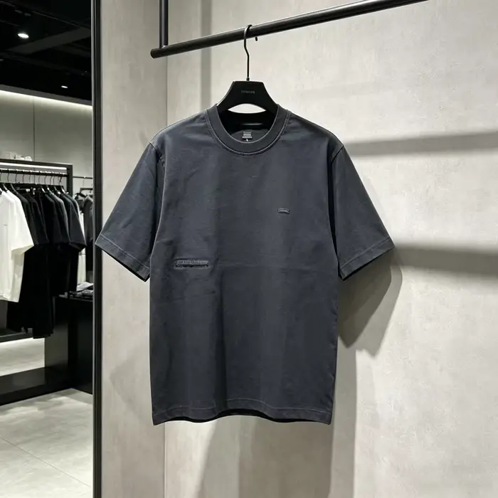 T-shirt ample à manches courtes avec étiquette brodée sur la poitrine NBHD, effet délavé et vieilli,