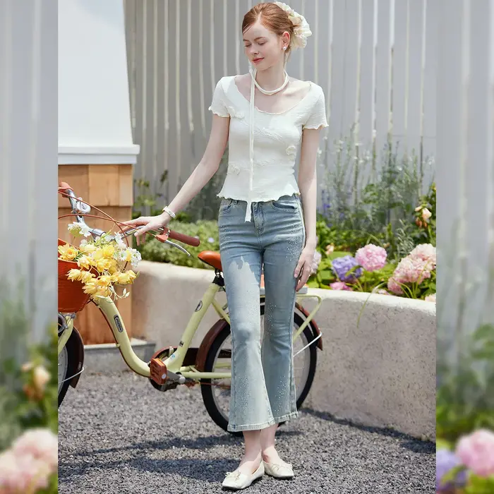 LOUIS YAO T-shirt femme 2025 mode d'été 3D fleur décoration dentelle épissage manches courtes Micro élastique coupe ajustée T-shir