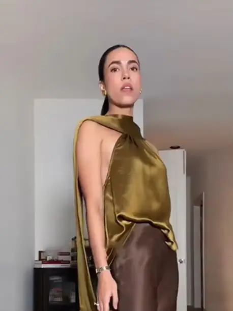 Chemisier élégant pour femme en satin à col licou