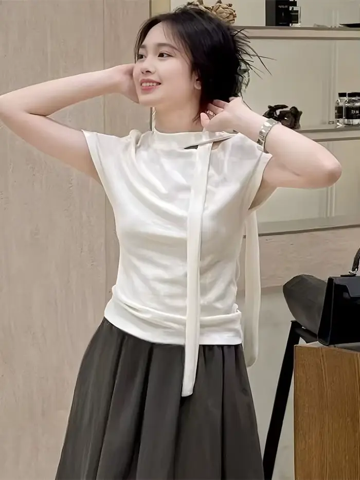T-shirt blanc à manches courtes pour femmes