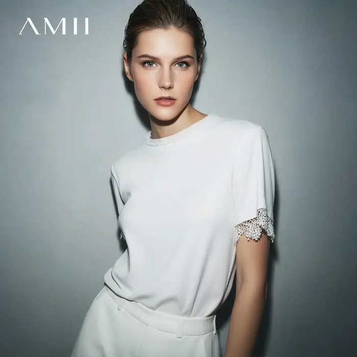T-shirt femme Amii 2026 Nouvelle collection été Col rond avec empiècements en dentelle Couleur unie Élégant Haut à manches courtes 12642068