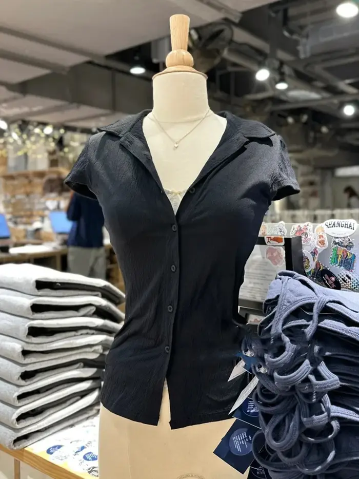 Boutons blancs T-shirts à manches courtes femmes été coton doux col rabattu Style Preppy hauts Blous