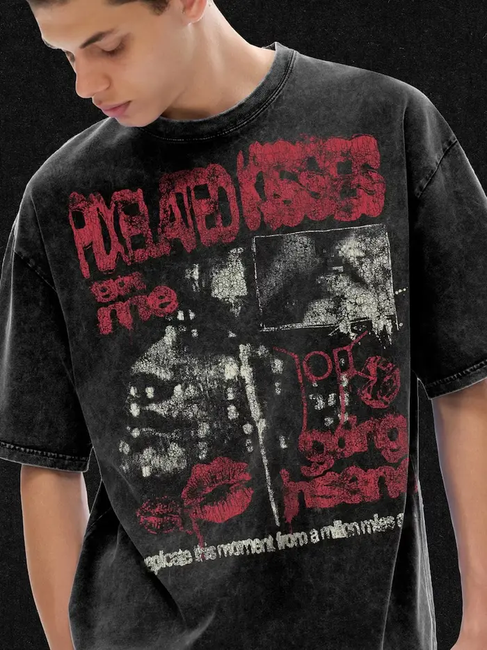 T-shirt oversize en coton style vintage inspiré de Piss in the Wind PIXELATED KISSES