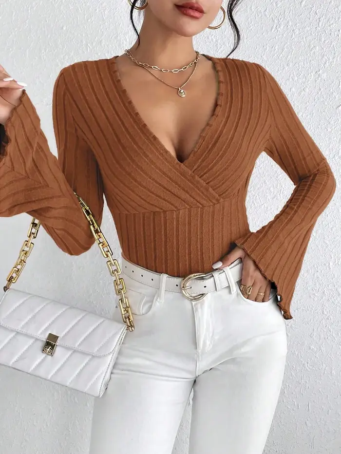 T-shirt rayé à manches longues et col en v pour femme