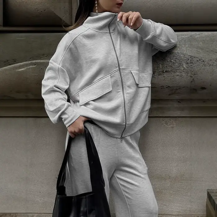 Ensemble deux pièces sweat-shirt et pantalon gris pour femmes