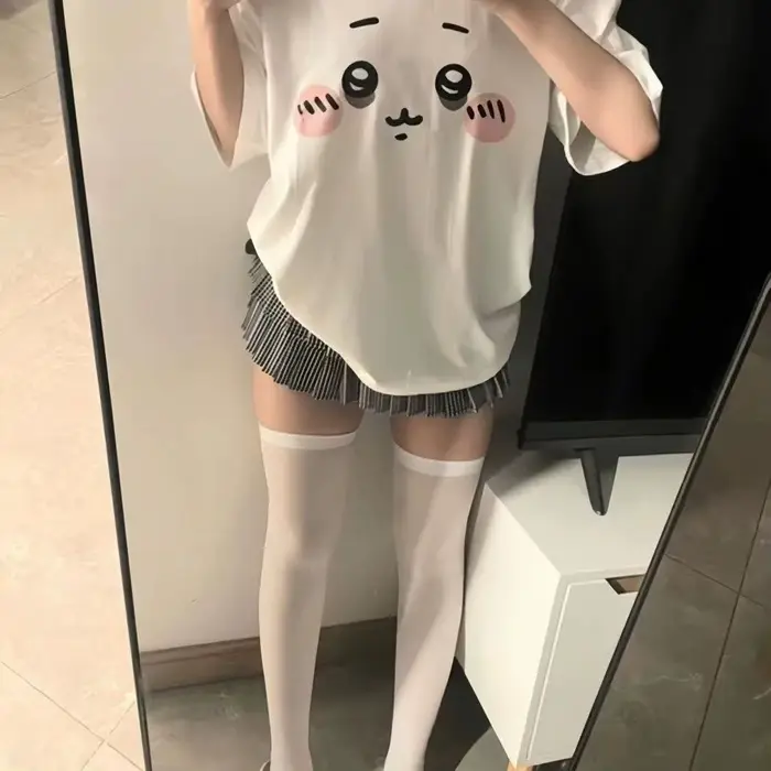 T-shirt blanc japonais avec imprimé d'expressions de dessins animés Kawaii, style Preppy, mignon et décontracté, mode Harajuku pour filles, hauts polyvalents