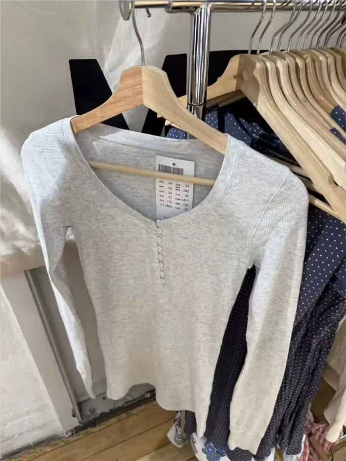 Gris gaufre 7 boutons à manches longues T-shirts femmes automne coton