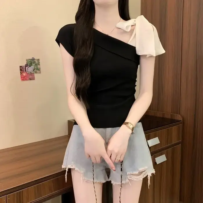T-shirt élégant en tricot à nœud papillon pour femme