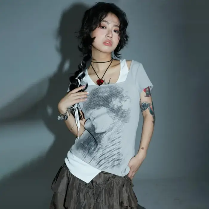 T-shirt à manches courtes patchwork vintage, faux deux pièces grunge, esthétique irrégulière, t-shir