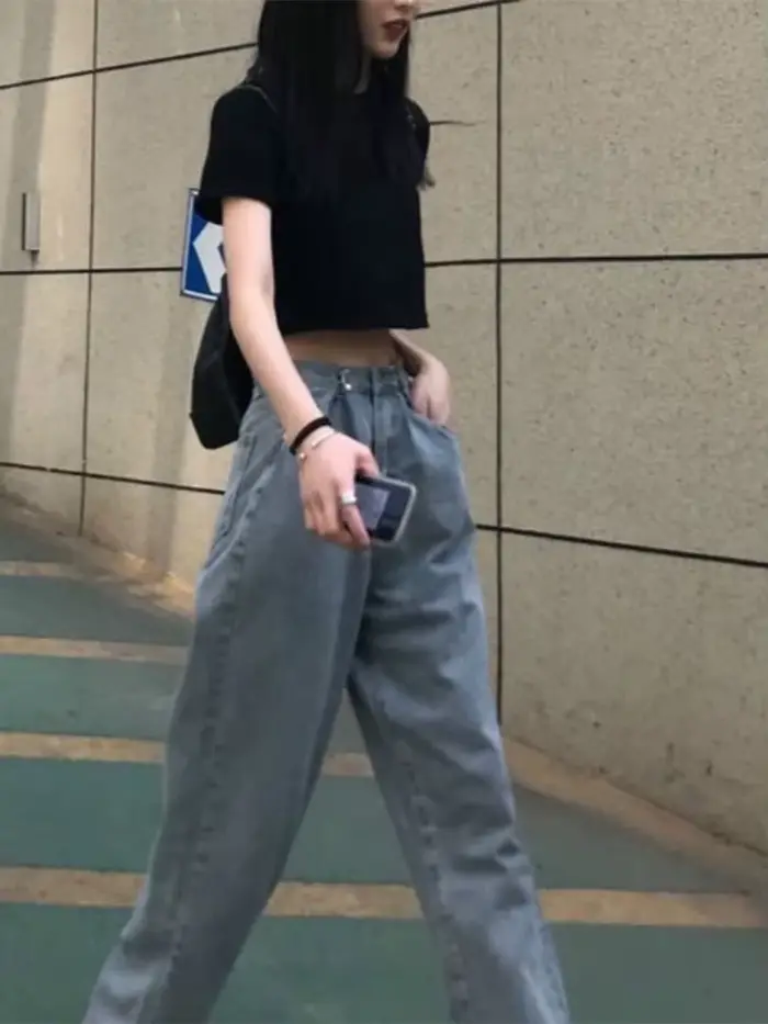 T-shirt femmes recadrée solide Sexy minimaliste offre spéciale mince décontracté mode Preppy Chic Tops basiques Style coréen Streetwear populaire