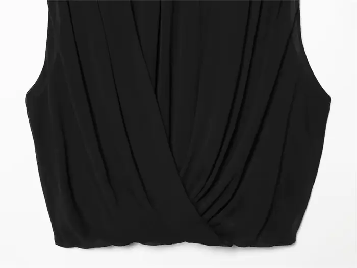 Haut plissé noir sans manches pour femme