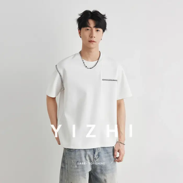 T-shirt Homme Tendance à Manches Courtes avec Détails de Couture