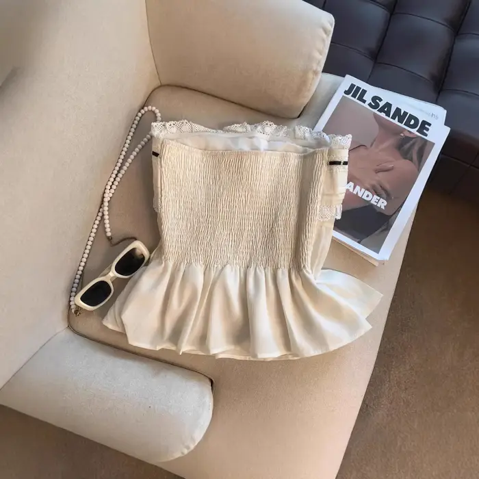 Haut court mignon à nœud papillon pour femme