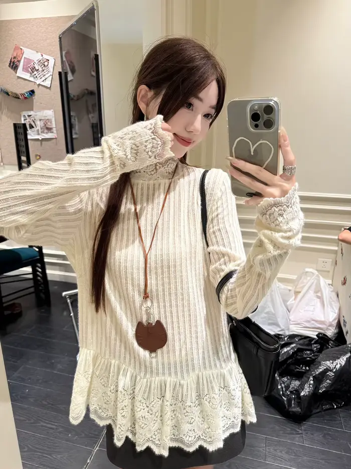 Haute qualité vente chaude en gros haut blanc Design avec dentelle dentelle à manches longues T-shir