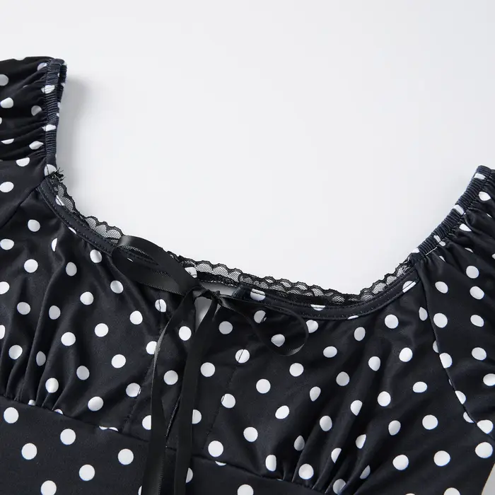 T-shirt manches courtes col carré pour femme
