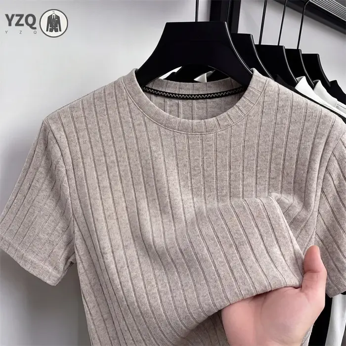 T-shirt côtelé basique à col rond pour homme