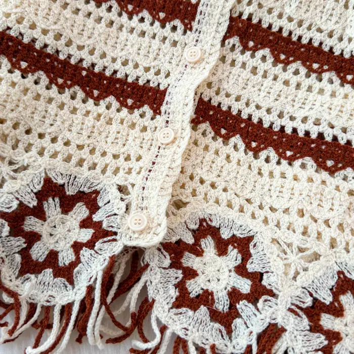 Haut en tricot au Crochet brodé à fleurs