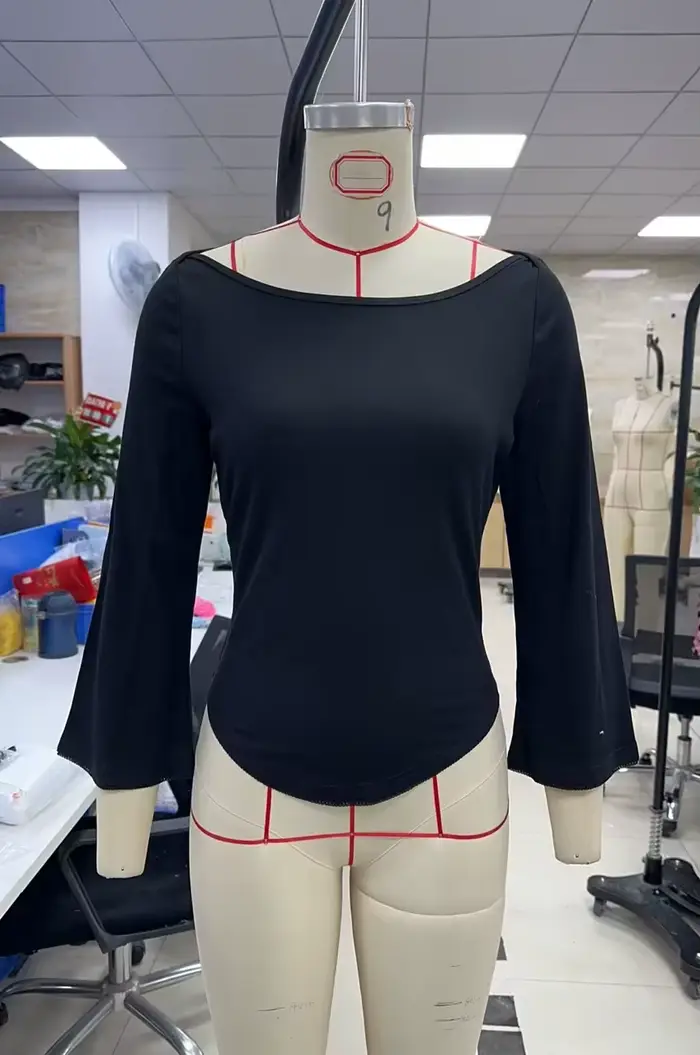 Hauts pour femmes à col bateau