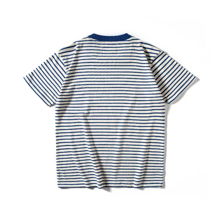 T-shirt rayé à col carré original
