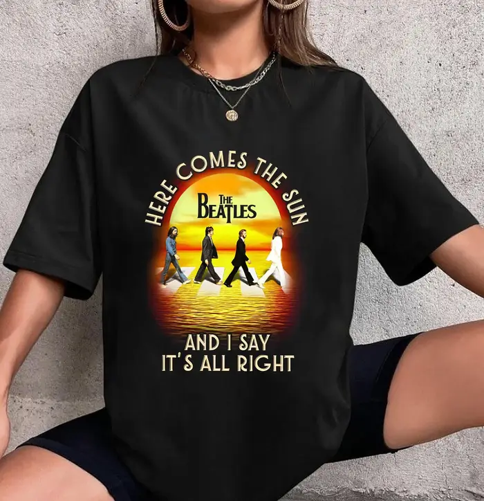 T-shirt The Beatles 'Here Come The Sun' Signature du groupe The Beatles, Nouveauté Été 2026, T-shirt