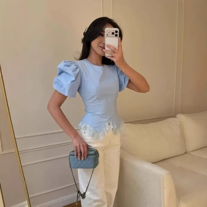 T-shirt Femme à Manches Bouffantes et Dentelle Patchwork