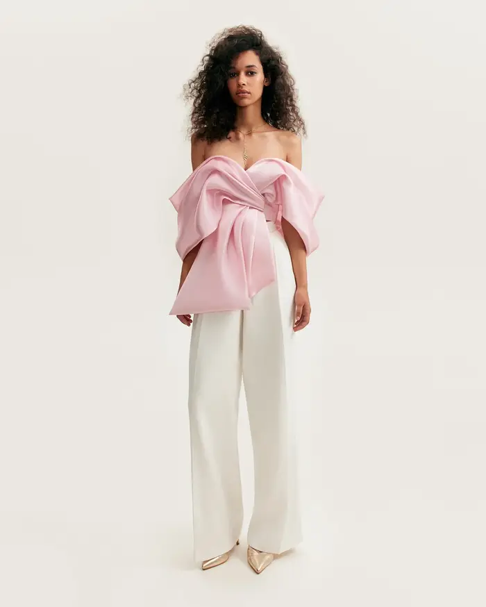 Haut court en satin rose clair avec mancherons pour femme