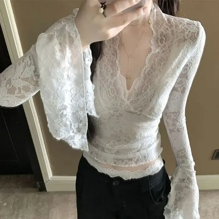 Printemps été mince dentelle culture hauts pour femmes blanc Sexy col en v transparent T-Shirts femm