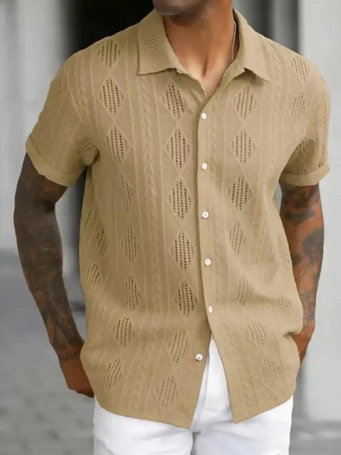 Chemise à manches courtes pour hommes, coupe slim, couleur unie, avec boutons, haut décontracté ajouré, adapté à la mode estivale et au quotidien.