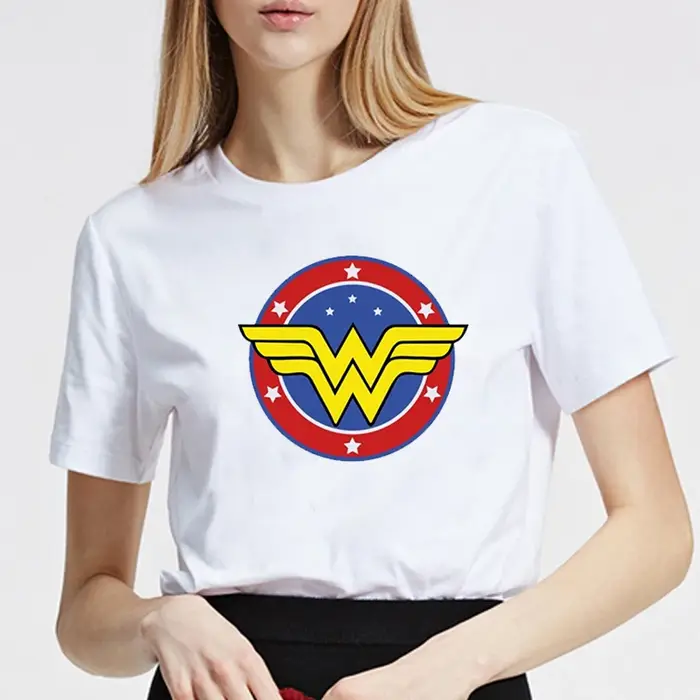 Wonder Female Smile Hero Mama Graphic T-shirt pour femme