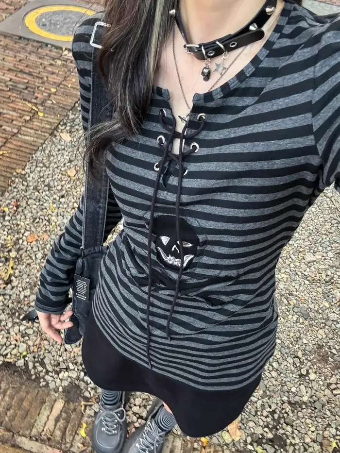 Tonngirls gothique rétro T-shirt femmes à lacets rayé chemise décontractée Y2k Vintage imprimé graphique hauts Streetwea