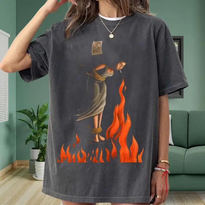 T-shirt Burned at the Stake, T-shirt d'art gothique féminin sombre, T-shirt inspiré des procès de so