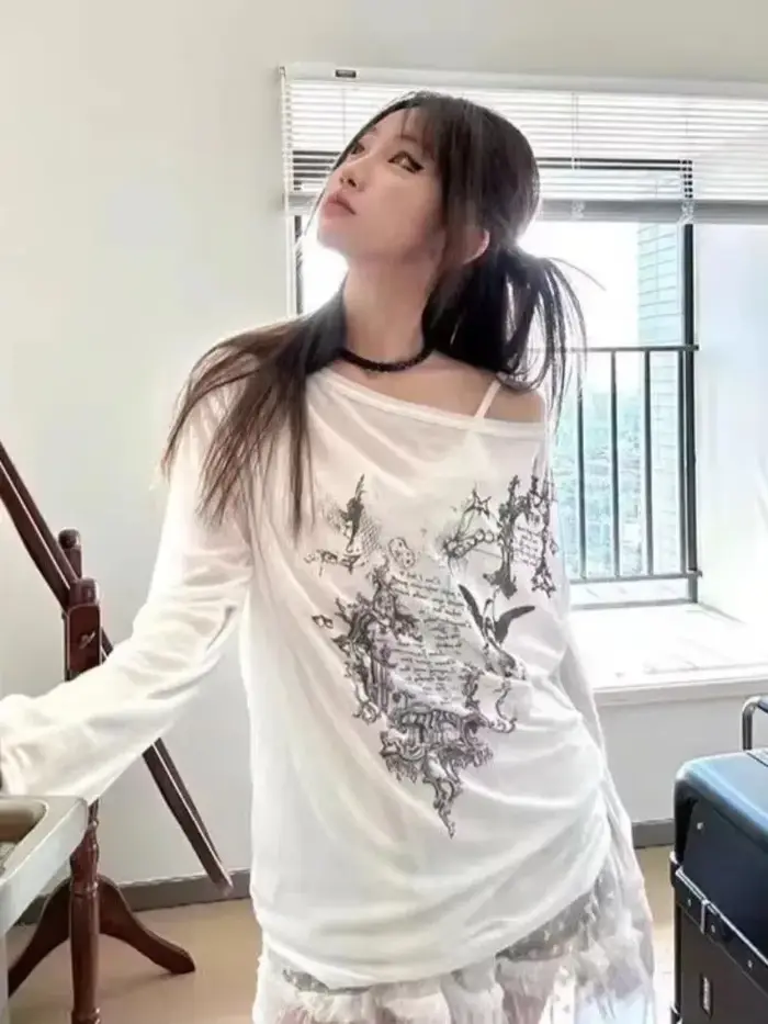 T-shirt graphique à manches longues pour femmes