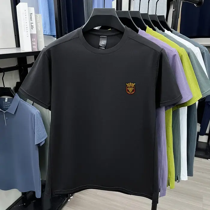 Badge de marque brodé manches courtes hommes t-shirt de luxe designer de mode nouveau été col rond décontracté confort