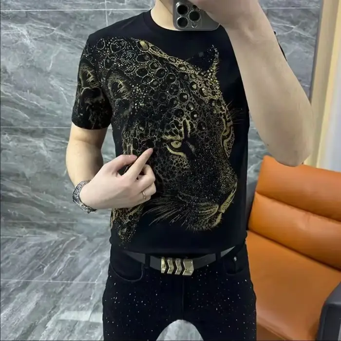2025 été nouveau diamant chaud hommes à manches courtes col rond T-shirt à la mode mince élastique confortable demi-manches