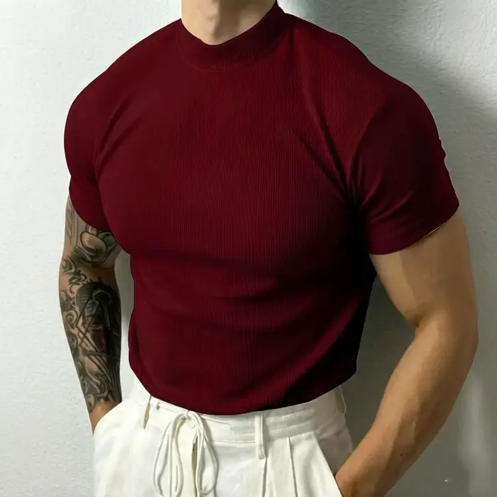 T-shirt à rayures à col haut pour hommes