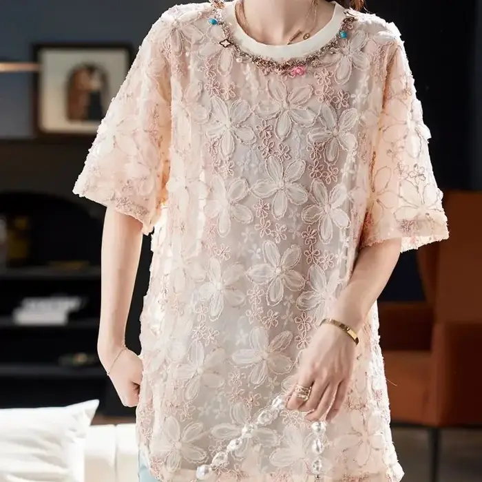 T-shirt ample brodé floral pour femme