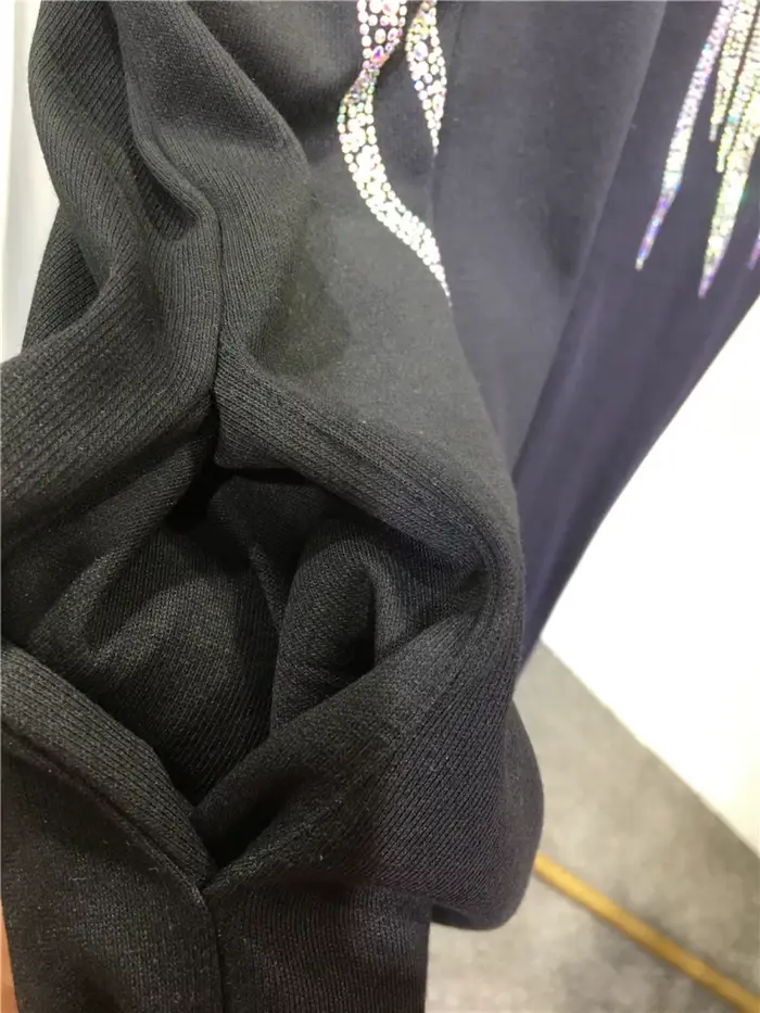 T-shirt à col rond en strass pour femmes