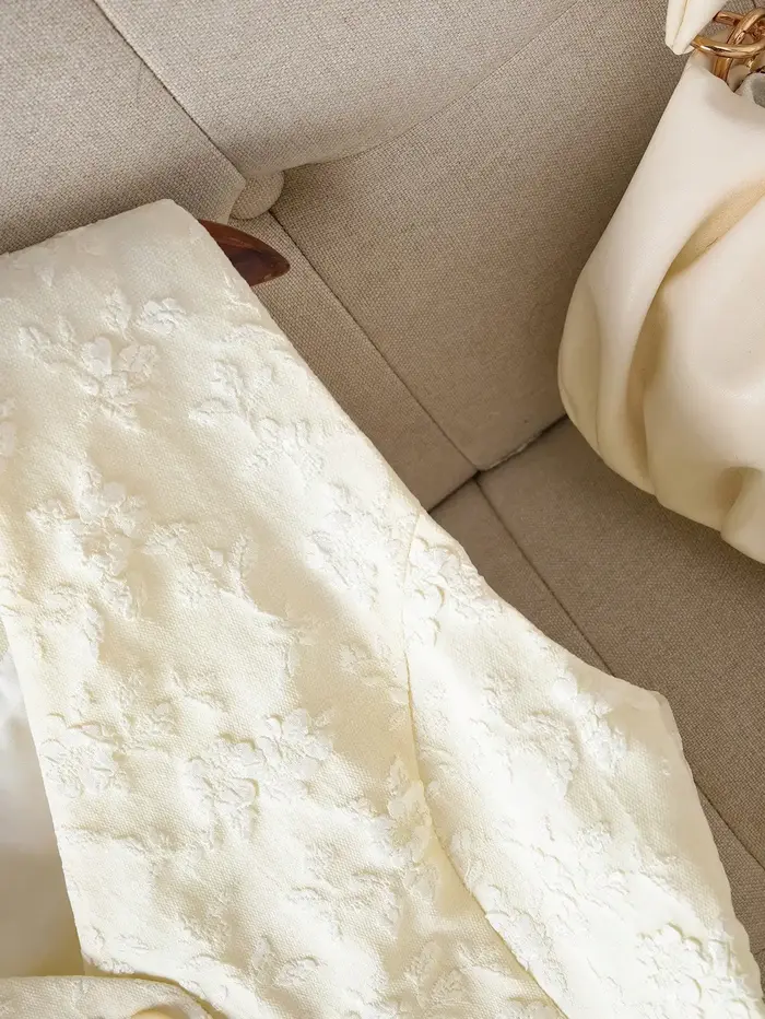 Gilet de costume décontracté en tissu texturé pour femme – Élégant et sans manches
